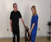 Надавал молодой по голой попе